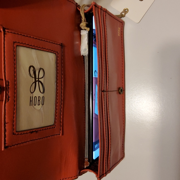 HOBO Tea Rose Alta Leather Wallet - Picture 14 of 14